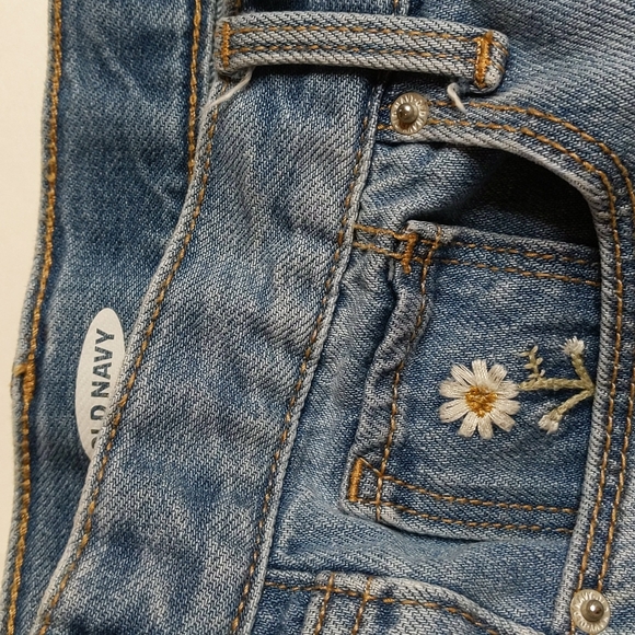 Old Navy High Waisted Distressed Jean Shorts 10 - Picture 2 of 10